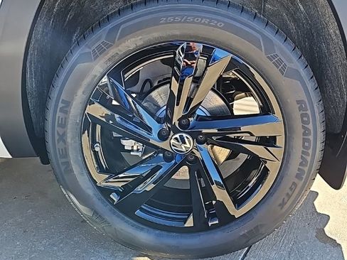 New 2026 Volkswagen Atlas Cross Sport SEL R-Line AWD/4WD image 9