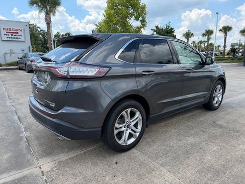 Used 2018 Ford Edge Titanium w/ Technology Package FWD image 3