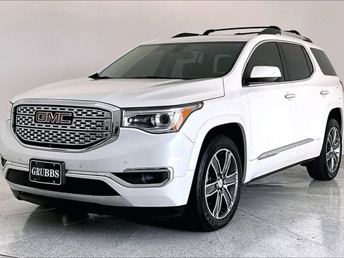 Used 2017 GMC Acadia Denali w/ Technology Package AWD/4WD image 5