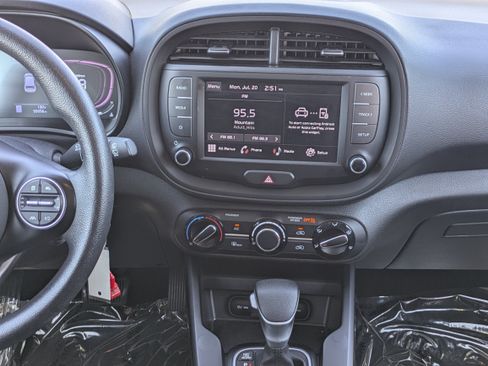 Certified 2024 Kia Soul LX w/ Option Group 015 FWD image 17