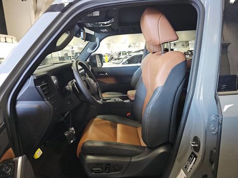 Used 2025 Lexus GX 550 image 2