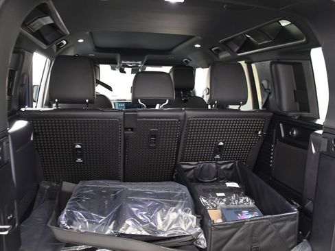 New 2026 Land Rover Defender 110 X-Dynamic SE AWD/4WD image 25