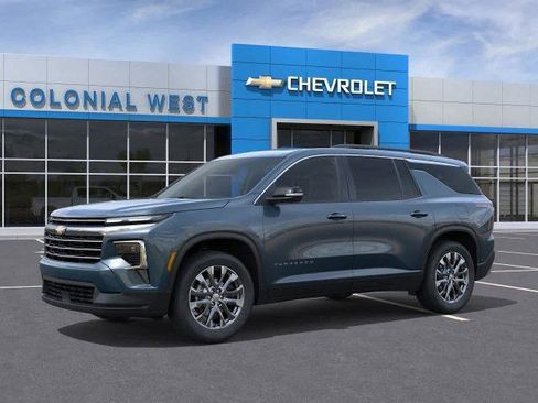Used 2026 Chevrolet Traverse LT w/ Sun and Wheel Package AWD/4WD image 3