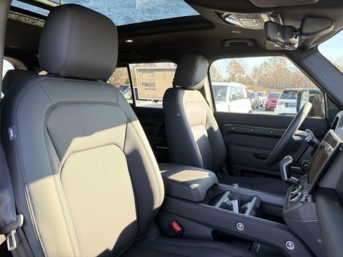 New 2026 Land Rover Defender 110 X-Dynamic SE image 15