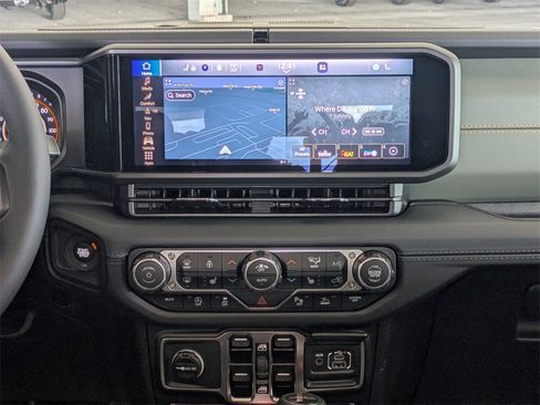 New 2025 Jeep Gladiator Mojave image 20