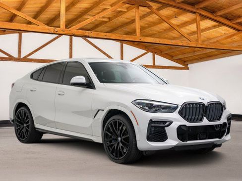 Used 2022 BMW X6 M50i image 7