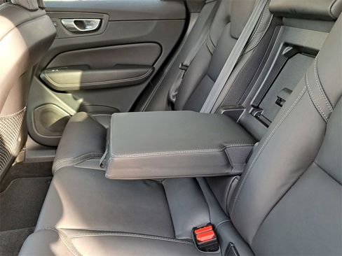 Used 2023 Volvo XC60 B5 Ultimate w/ Climate Package image 25
