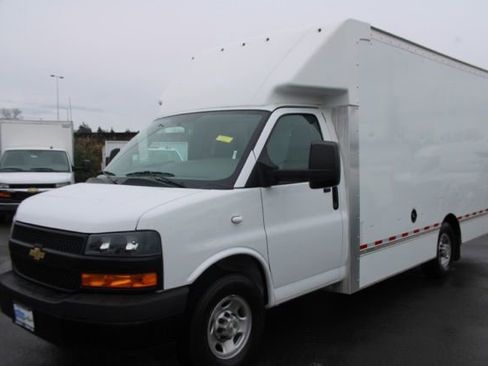 Used 2023 Chevrolet Express 3500 w/ Power Convenience Package image 3