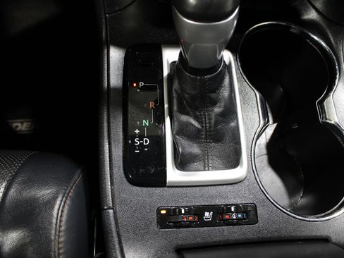 Used 2015 Toyota Highlander Limited image 23