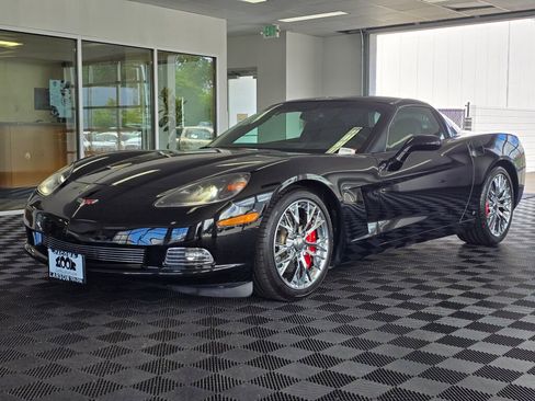 Used 2006 Chevrolet Corvette Coupe w/ Preferred Equipment Group RWD image 7