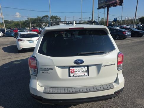 Used 2018 Subaru Forester 2.5i Touring AWD/4WD image 5