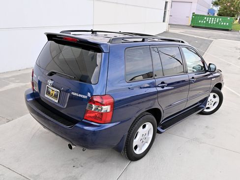 Used 2005 Toyota Highlander Limited AWD/4WD image 54