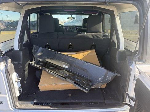 Used 2021 Jeep Wrangler Unlimited Sport image 9