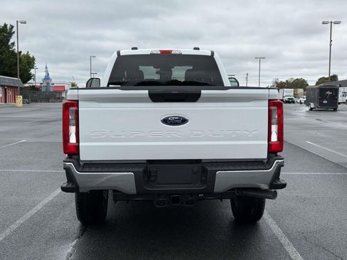 New 2026 Ford F250 XLT w/ FX4 Off-Road Package image 3
