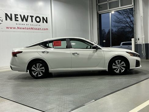 Used 2025 Nissan Altima 2.5 S image 35