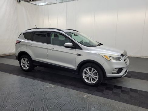 Used 2018 Ford Escape SE w/ SE Sync 3 Package FWD image 11