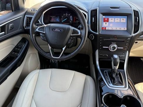 Used 2018 Ford Edge Titanium w/ Ford Safe & Smart Package AWD/4WD image 9