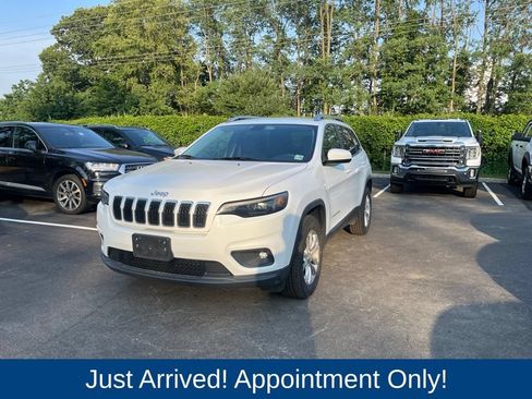 Used 2019 Jeep Cherokee Latitude w/ Popular Appearance Group AWD/4WD image 3
