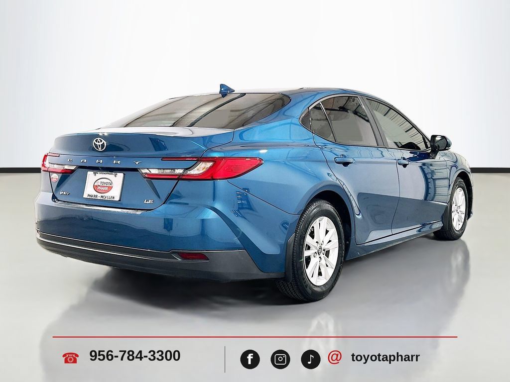 Used 2025 Toyota Camry LE w/ Convenience Package FWD image 4