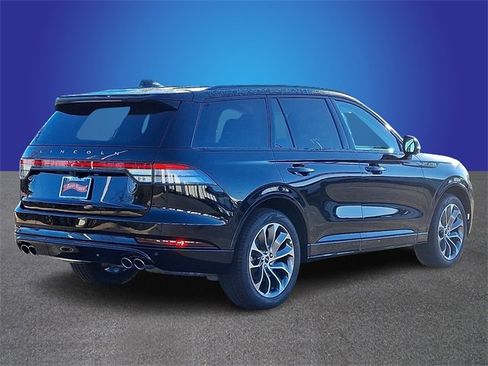 New 2026 Lincoln Aviator Premiere w/ Jet Appearance Package image 3