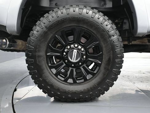 Used 2022 Ford F350 Platinum w/ Tremor Off-Road Package AWD/4WD image 18