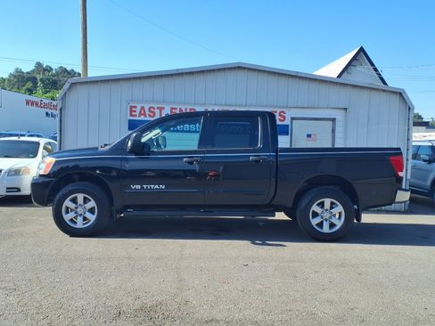 Used 2012 Nissan Titan SV w/ SV Premium Utility Pkg AWD/4WD image 2