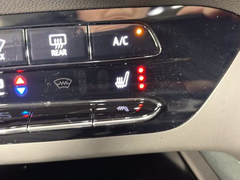 Used 2023 Buick Envision Preferred AWD/4WD image 23