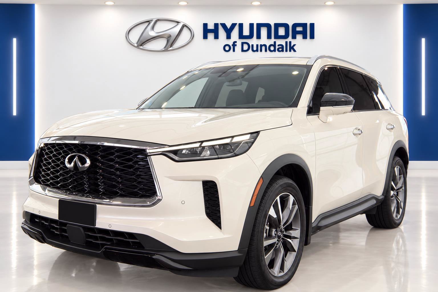 Used 2023 INFINITI QX60 Luxe w/ Cargo Package AWD/4WD image 1