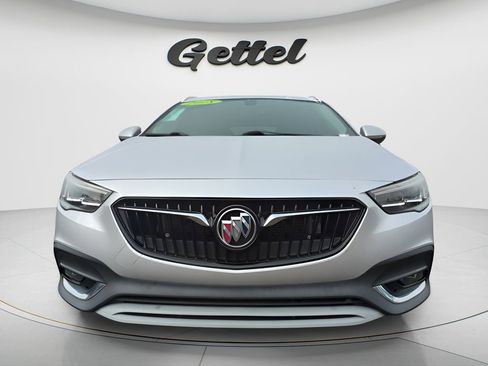 Used 2018 Buick Regal Preferred w/ Sights and Sounds Package image 2
