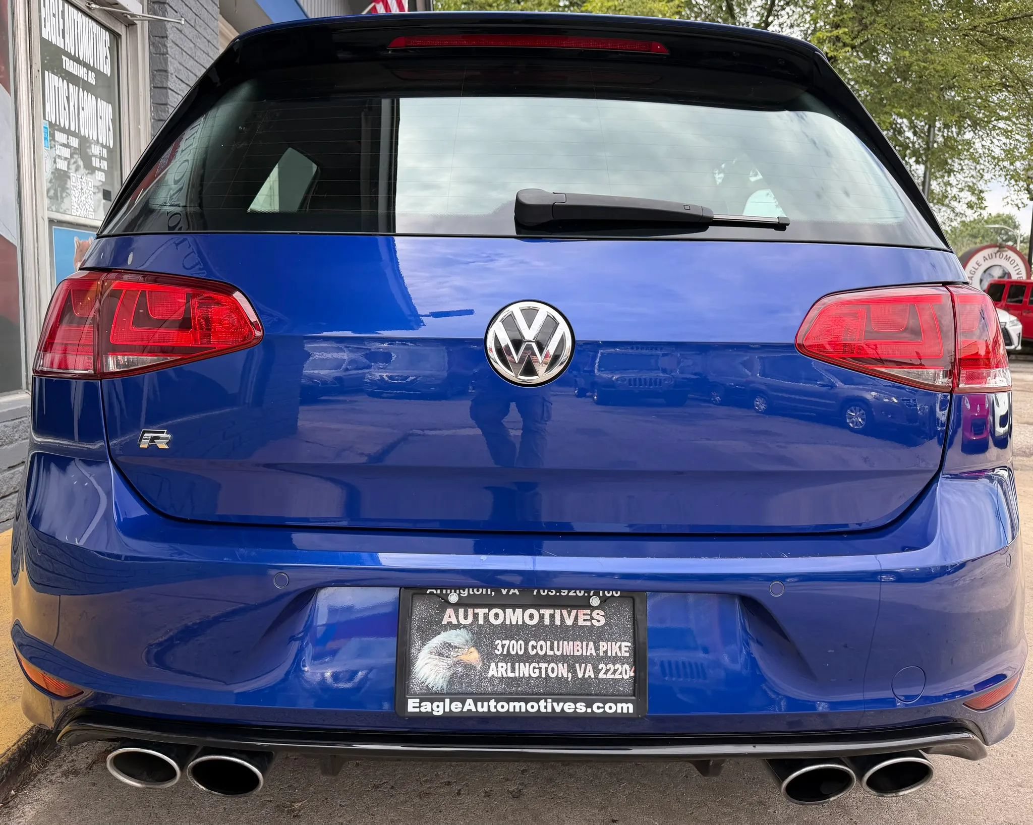 Used 2017 Volkswagen Golf R 4-Door AWD/4WD image 4