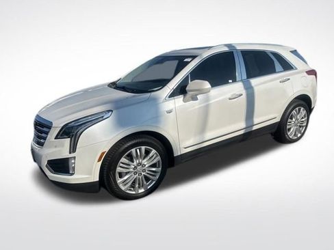 Used 2019 Cadillac XT5 Premium Luxury AWD/4WD image 2