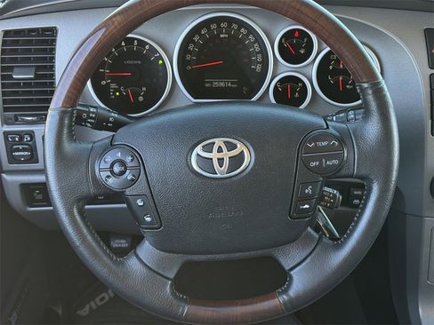 Used 2013 Toyota Sequoia Platinum image 14