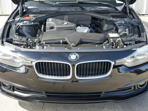 Used 2017 BMW 320i xDrive Sedan image 7