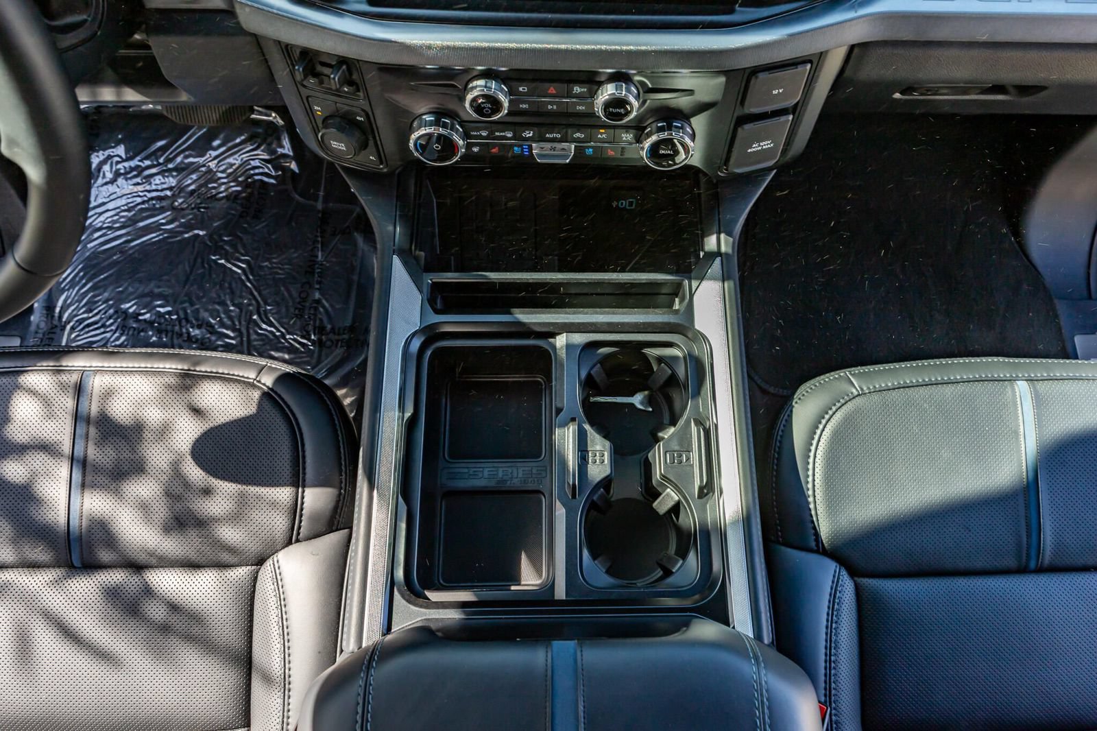 Used 2026 Ford F450 Platinum w/ FX4 Off-Road Package AWD/4WD image 28