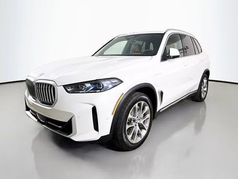 Used 2026 BMW X5 xDrive50e AWD/4WD image 3