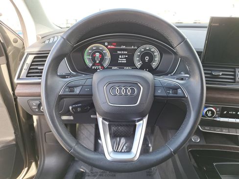 Used 2023 Audi Q5 e Premium w/ Convenience Package image 19