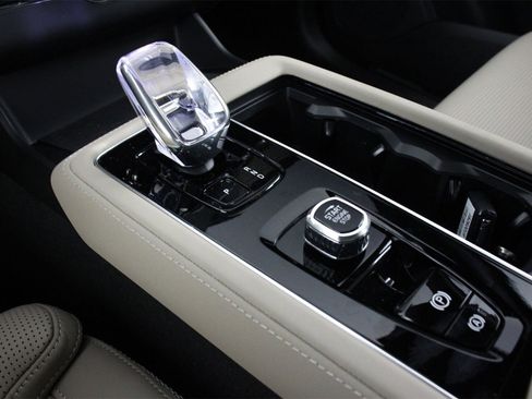 New 2026 Volvo XC90 B6 Ultra w/ Protection Package image 7