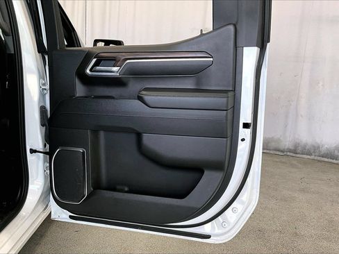 Used 2025 GMC Sierra 1500 SLT RWD image 23