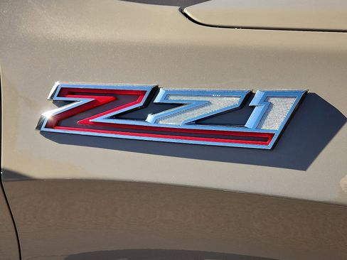 Used 2022 Chevrolet Silverado 1500 LT Trail Boss w/ LT Trail Boss Premium Package image 8