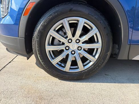 Used 2021 Cadillac XT4 Premium Luxury FWD image 12