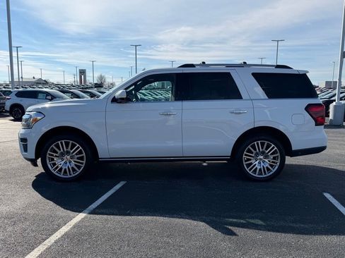 Used 2024 Ford Expedition Limited image 8