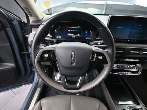 Used 2023 Lincoln Corsair Reserve image 25