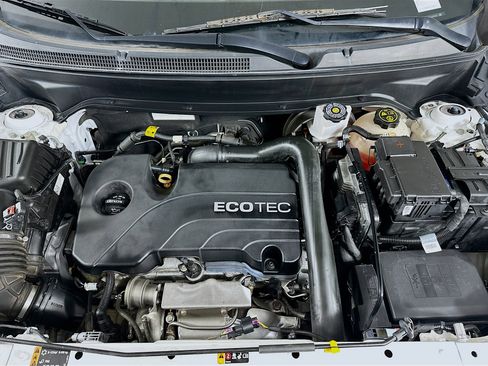 Used 2018 Chevrolet Equinox LT image 32