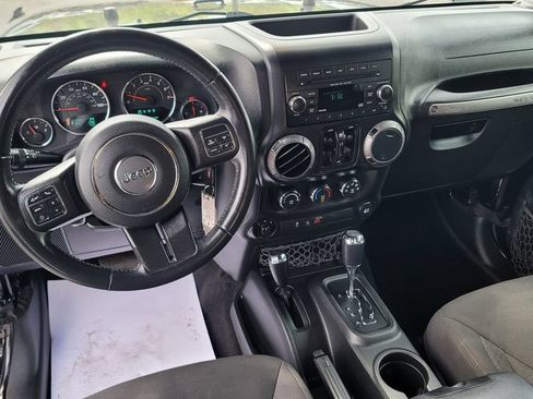 Used 2017 Jeep Wrangler Unlimited Sport w/ Quick Order Package 24S AWD/4WD image 24