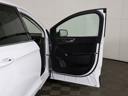 Used 2024 Ford Edge SEL image 18