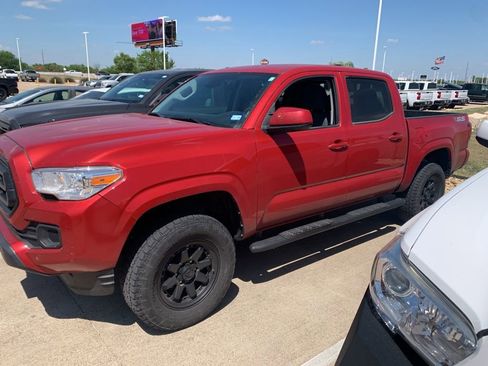 Certified 2023 Toyota Tacoma SR AWD/4WD image 5