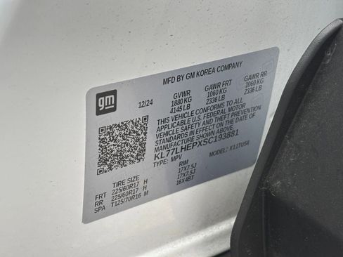 Used 2025 Chevrolet Trax LT image 24