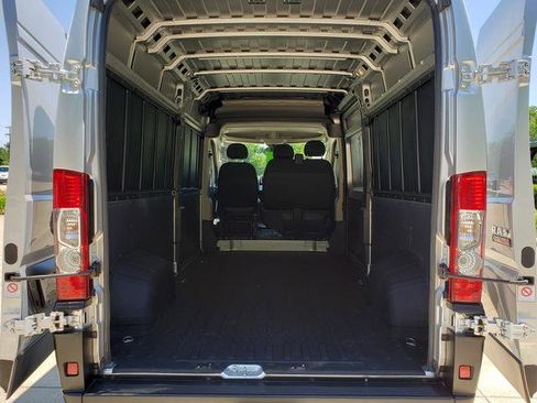 Used 2019 RAM ProMaster 2500 w/ Premium Appearance Group FWD image 5