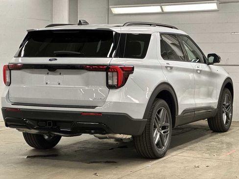 New 2026 Ford Explorer ST-Line w/ ST-Line Street Pack image 34