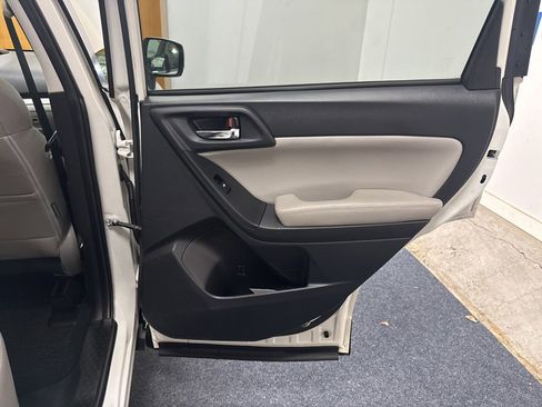 Used 2014 Subaru Forester 2.5i Limited w/ Popular Package #1 AWD/4WD image 15